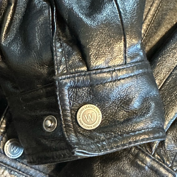 Wilsons Leather Black Bomber Jacket Men's
Medium Thinsulate Insulation RN 69426 - Picture 7 of 15